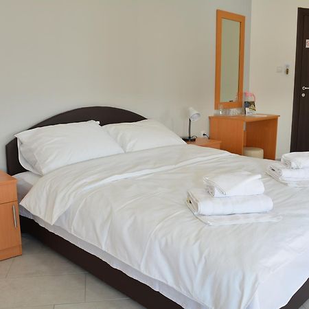 Deltix Apartments Vrsac Exteriör bild