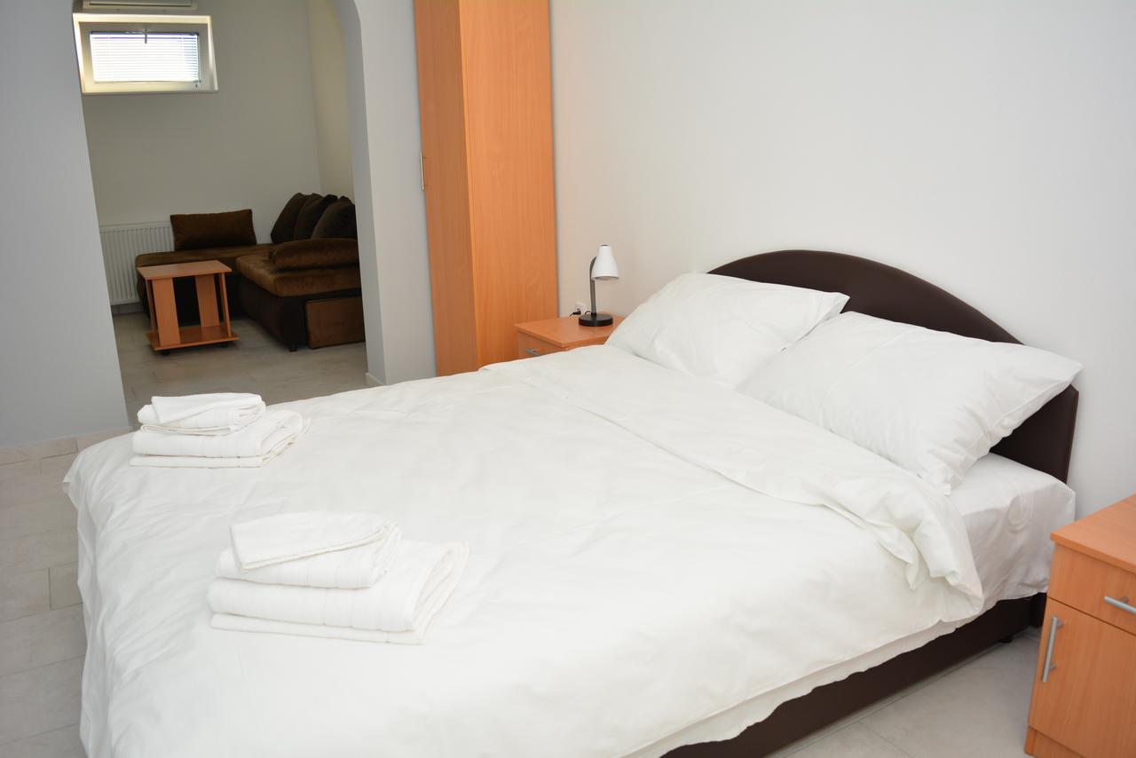 Deltix Apartments Vrsac Exteriör bild